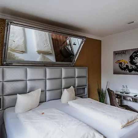 Robrooks Hotel Garni