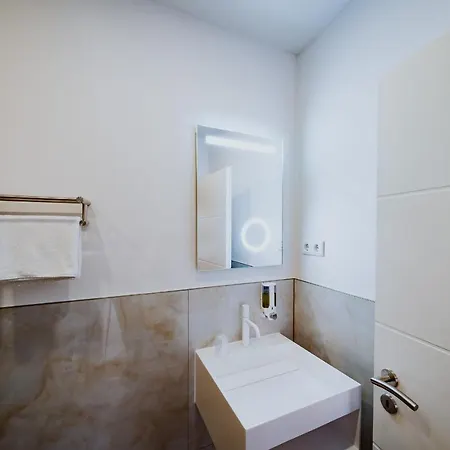 Robrooks Garni * Hiddenhausen