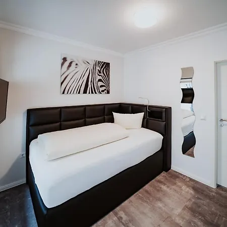 Robrooks Garni Szálloda *