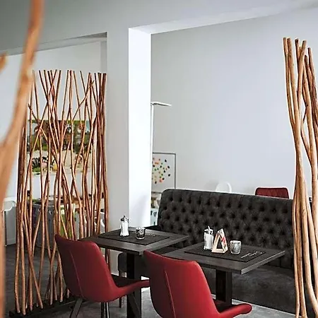Robrooks Garni Hotel