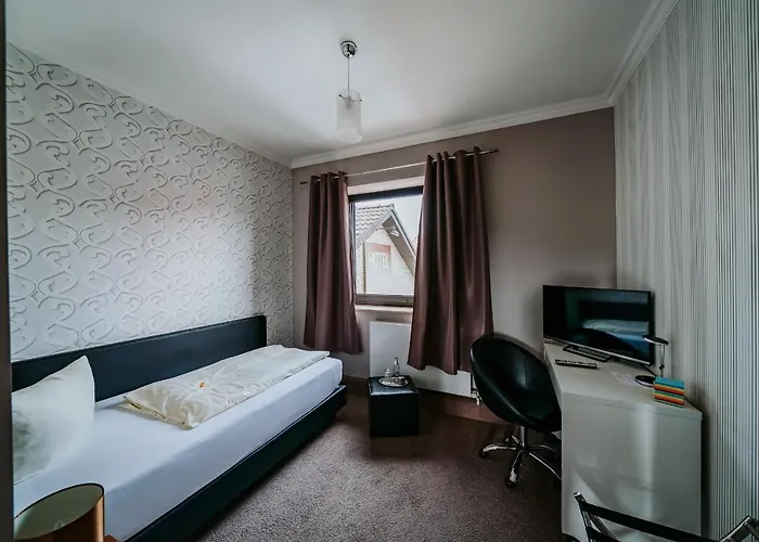 Robrooks Garni Hotel