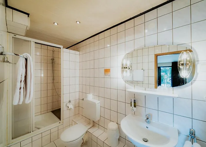 Robrooks Garni Hotel *