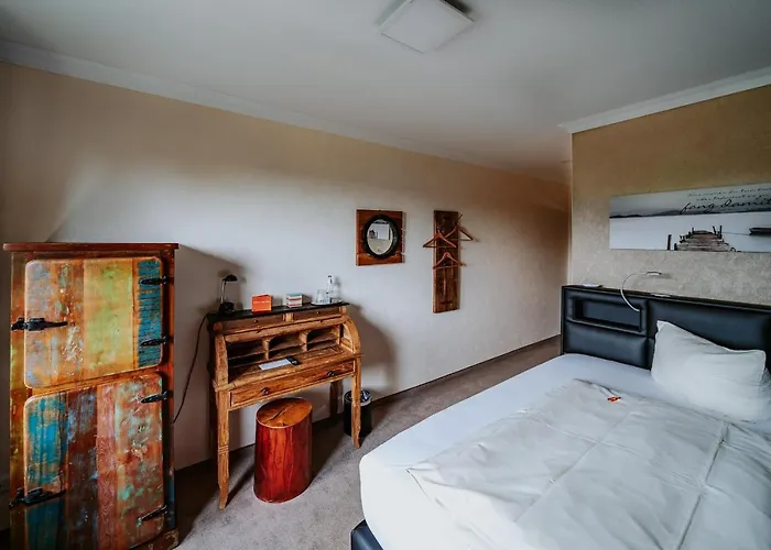 Robrooks Garni Hotel