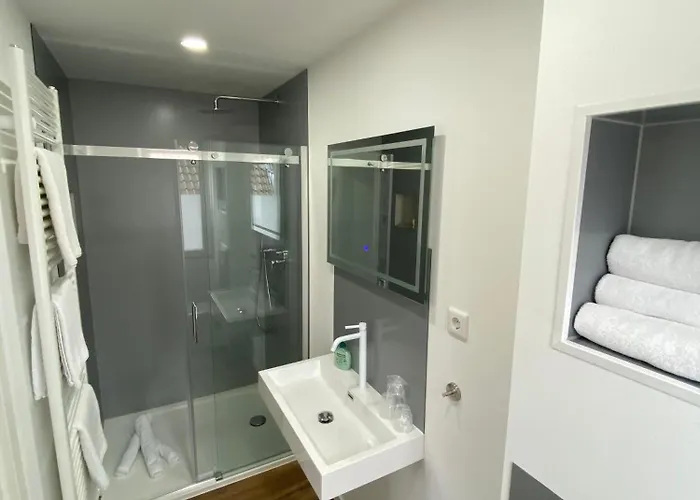 Robrooks Garni Hotel