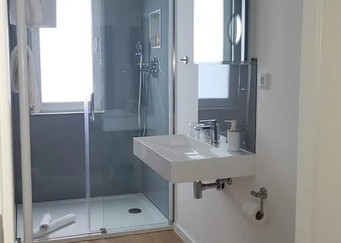 Robrooks Garni Hotel *